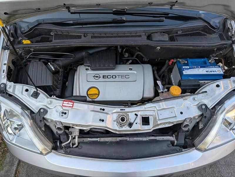 Gebraucht Opel Meriva 100 PS (73 kW) 2003 Silber Van / Kleinbus