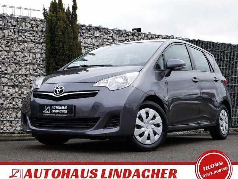 Gebraucht Toyota Verso-S Multidrive S 99 PS (72 kW) 2011 Grau Van / Kleinbus