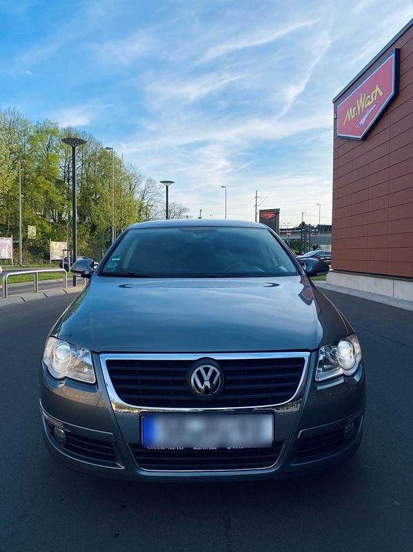 Gebraucht VW Passat Comfortline 122 PS (89 kW) 2008 Grau Limousine