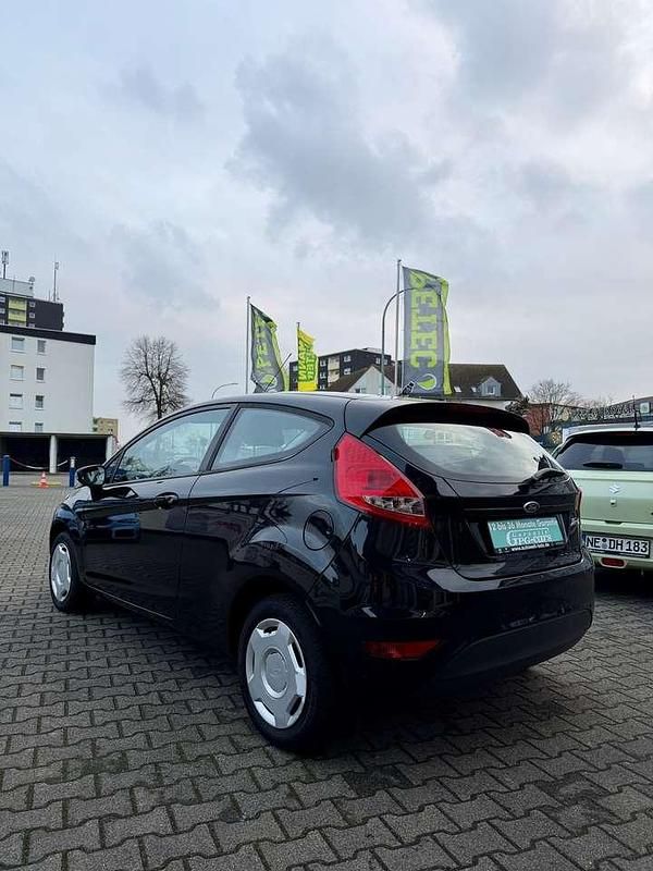 Gebraucht Ford Fiesta Trend 60 PS (44 kW) 2011 Pantherschwarz metallic Kleinwagen