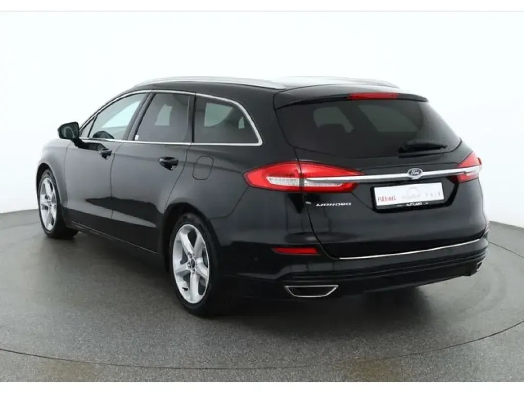 Gebraucht Ford Mondeo Titanium 179 PS (131 kW) 2018 Iridiumschwarz metallic (metallic) Kombi