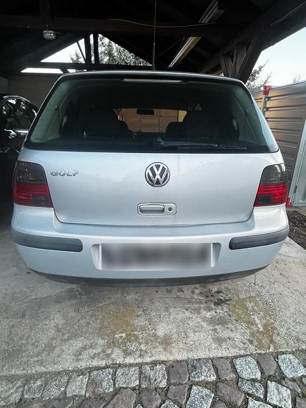 Gebraucht VW Golf IV 105 PS (77 kW) 2003 Silber Kleinwagen