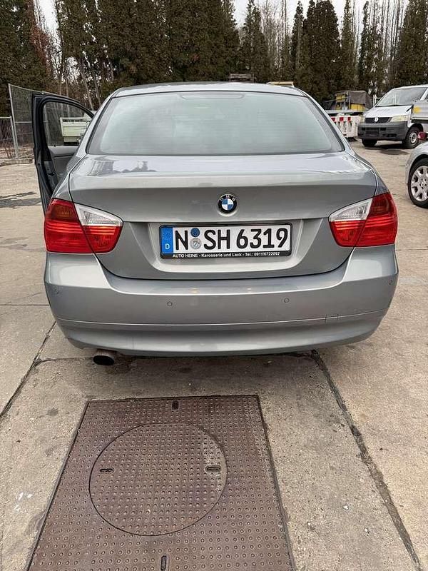 Gebraucht BMW 320 170 PS (125 kW) 2005 Limousine