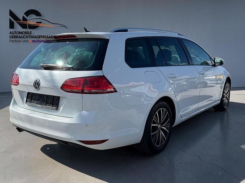 Gebraucht VW Golf VII Allstar 110 PS (80 kW) 2017 Weiß Kombi