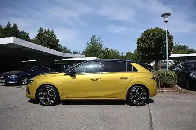 Gebraucht Opel Astra Ultimate 131 PS (96 kW) 2022 Kult gelb Kleinwagen