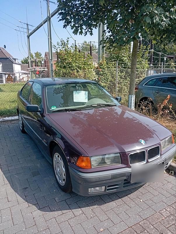 Rot Gebraucht 1990 BMW 316 Limousine | 1.900 € - Bild 1/4