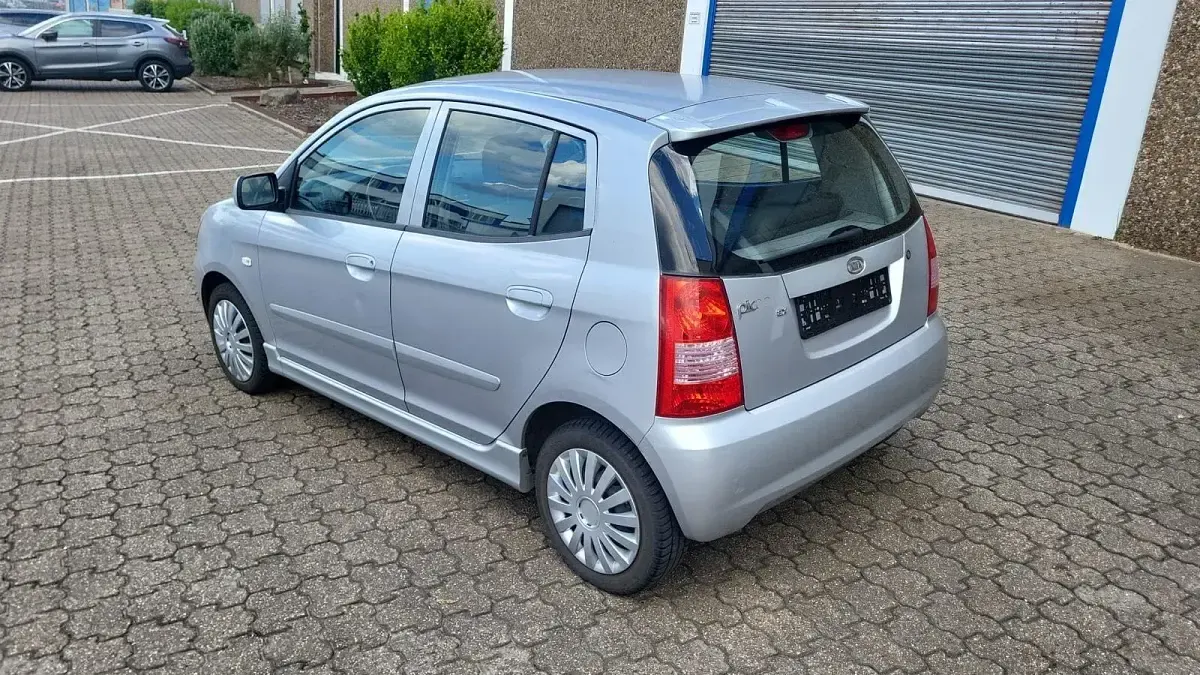 Gebraucht Kia Picanto 65 PS (47 kW) 2005 Silber Kleinwagen