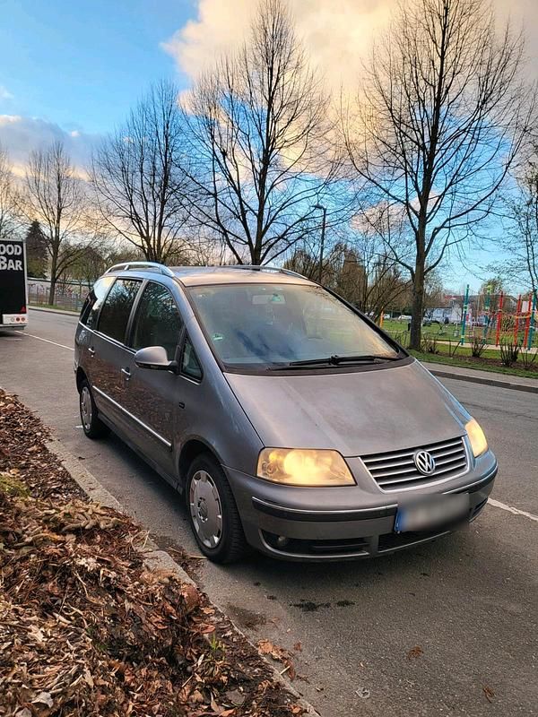 Gebraucht VW Sharan 116 PS (85 kW) 2006 Gold Van / Kleinbus