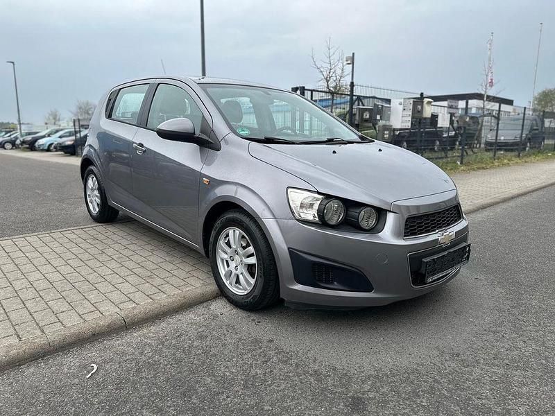Gebraucht Chevrolet Aveo LT 101 PS (74 kW) 2012 Grau Limousine