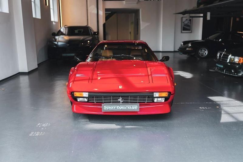 Second-hand Ferrari 308 235 CP (172 kW) 1983 Roșu Coupe