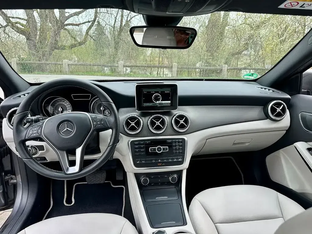 Gebraucht Mercedes GLA220 170 PS (125 kW) 2014 Grau SUV