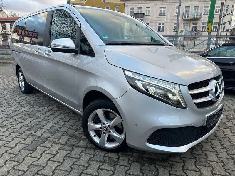 Brilliantsilber Gebraucht 2021 Mercedes V250 Edition Van / Kleinbus | 34.888 € (Superpreis) - Bild 1/4