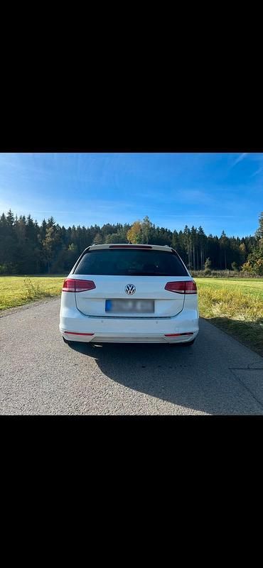 Gebraucht VW Passat 150 PS (110 kW) 2016 Weiß Kombi