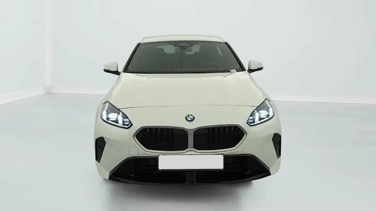 Gebraucht BMW 120 M Sport 163 PS (119 kW) 2025 Alpinweiss Kleinwagen