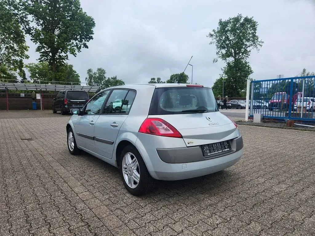 Używany Renault Mégane II Authentique 98 KM (72 kW) 2003 Niebieski Sedan/Limuzyna