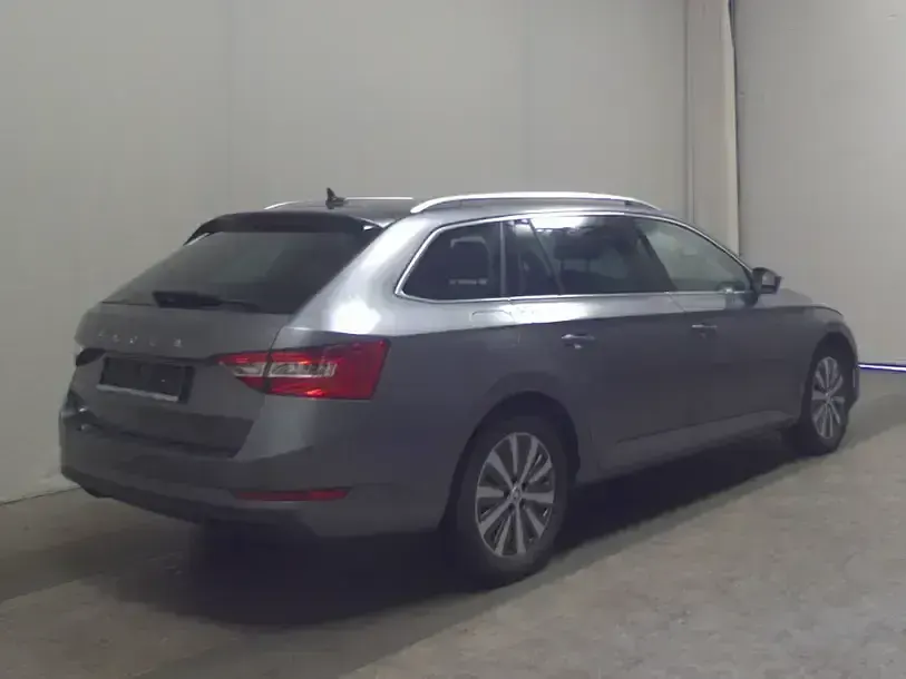 Gebraucht Skoda Superb Ambition 200 PS (147 kW) 2023 Grau Kombi