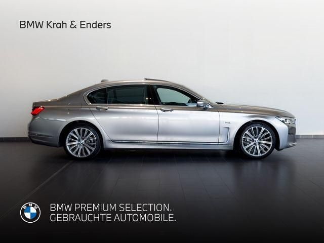 Gebraucht BMW 745L 394 PS (289 kW) 2022 Individual lack (donington grey) (silber) Limousine