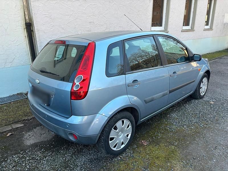 Gebraucht Ford Fiesta 51 PS (37 kW) 2006 Blau Kleinwagen