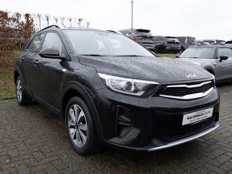 Gebraucht Kia Stonic 101 PS (74 kW) 2024 Schwarz SUV