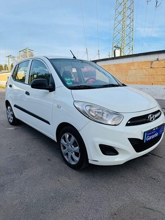 Gebraucht Hyundai i10 Classic 67 PS (49 kW) 2011 Weiß Kleinwagen