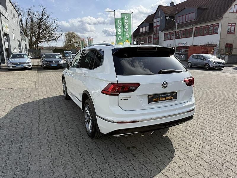 Gebraucht VW Tiguan Allspace Comfortline 150 PS (110 kW) 2022 Pure white SUV