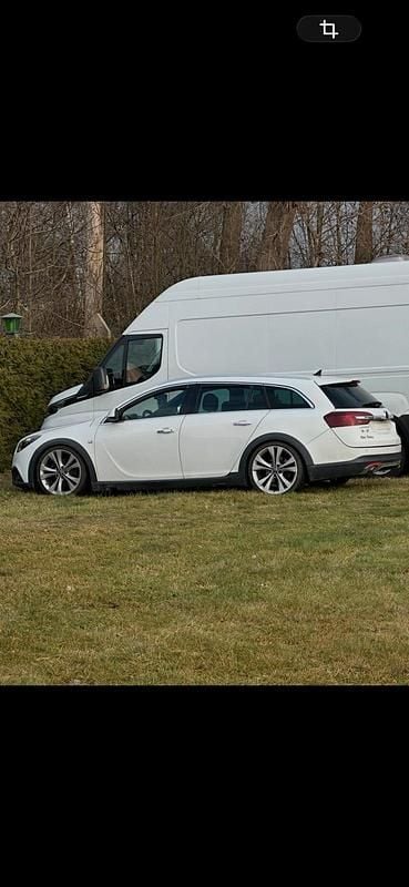 Gebraucht Opel Insignia Country Tourer 194 PS (142 kW) 2014 Weiß Kombi