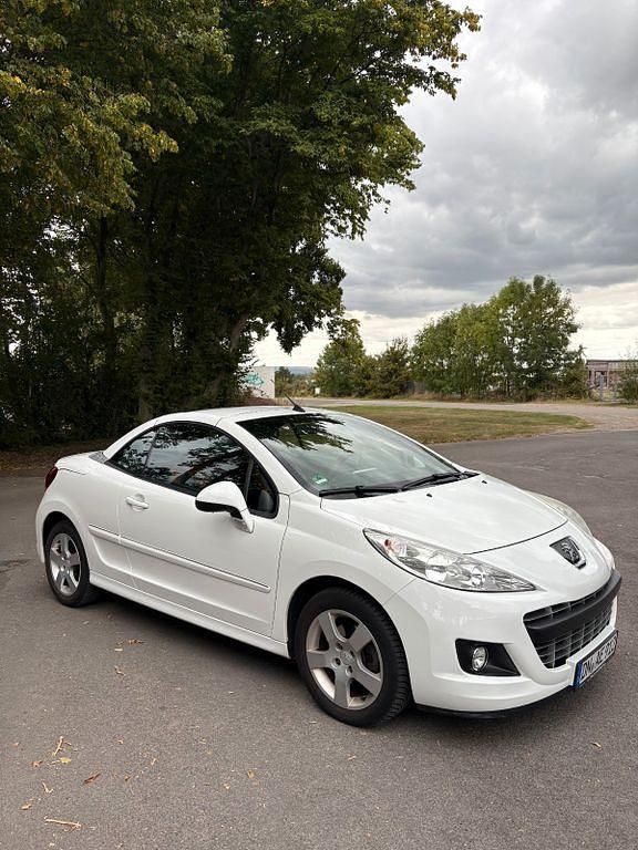 Weiß Gebraucht 2014 Peugeot 207 CC Active Cabrio | 6.499 € (Teuer) - Bild 1/4