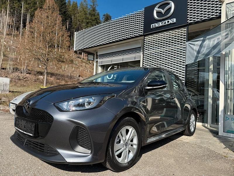 Neu Mazda 2 Center-Line 116 PS (85 kW) 2025 Lead grey Kleinwagen