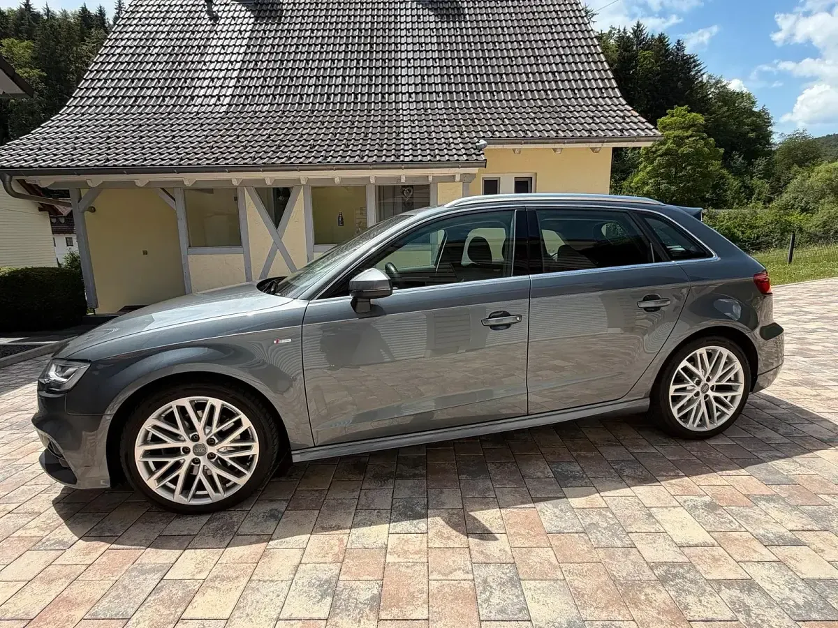 Gebraucht Audi A3 Sportback 190 PS (139 kW) 2017 Grau Kleinwagen