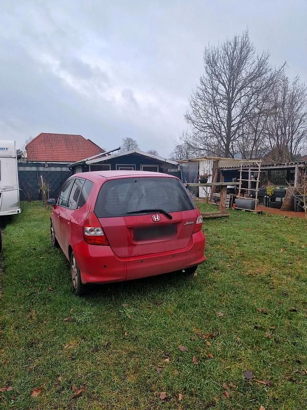 Gebraucht Honda Jazz 76 PS (55 kW) 2005 Rot Kleinwagen