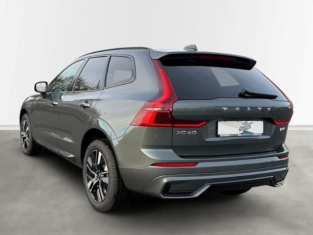 Neu Volvo XC60 Plus 455 PS (334 kW) 2026 Grün SUV