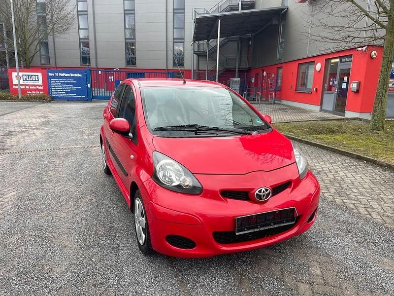 Gebraucht Toyota Aygo Cool 68 PS (50 kW) 2009 Rot Kleinwagen