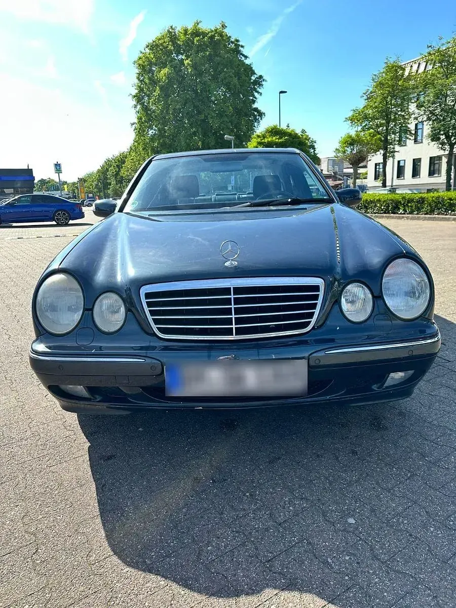 Gebraucht Mercedes E430 Avantgarde 279 PS (205 kW) 2002 Blau Limousine
