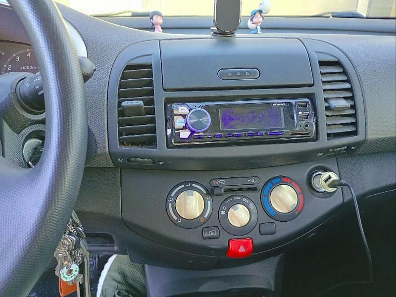 Gebraucht Nissan Micra 65 PS (47 kW) 2004 Rot Kleinwagen