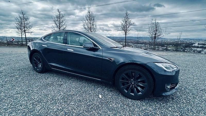 Second-hand Tesla Model S 386 kW (525 CP) 2018 Gri Hatchback
