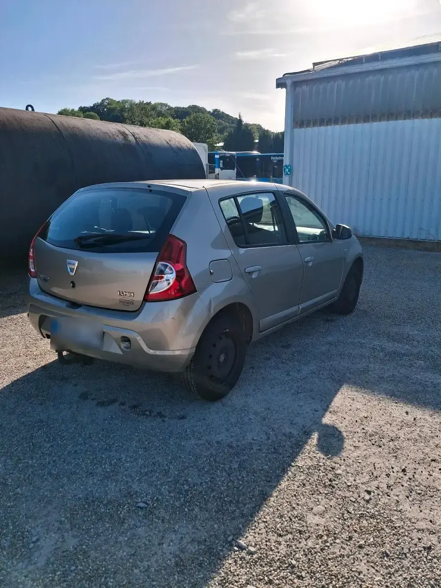 Gebraucht Dacia Sandero 75 PS (55 kW) 2008 Braun Kleinwagen