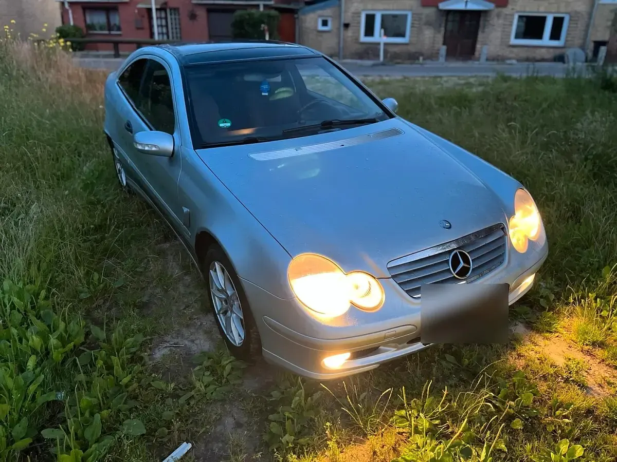 Gebraucht Mercedes C200 150 PS (110 kW) 2003 Grau Coupé