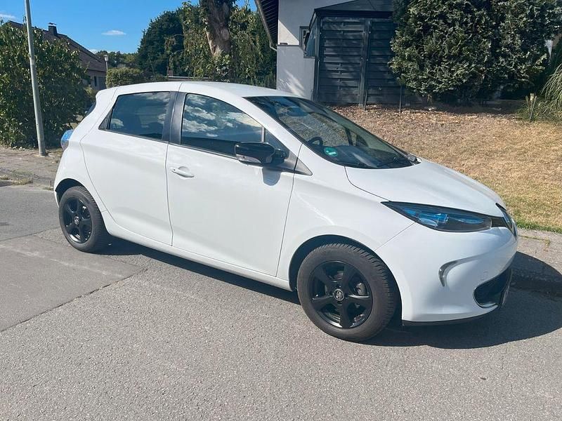 Weiß Gebraucht 2018 Renault Zoe Intens Kleinwagen | 8.799 € (Fairer Preis) - Bild 1/4