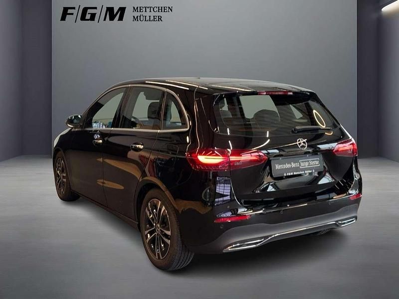 Gebraucht Mercedes B220 Progressive 190 PS (139 kW) 2024 Unilack nachtschwarz Van / Kleinbus