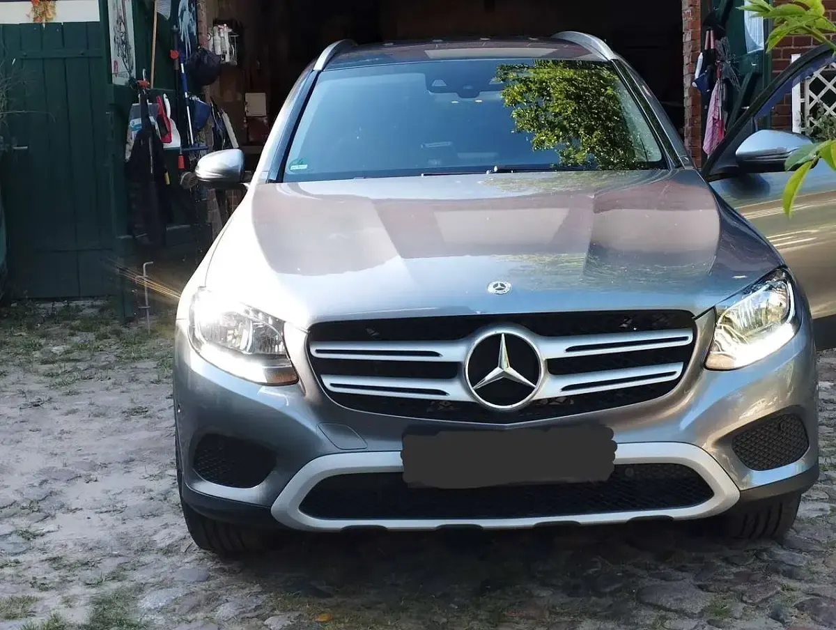 Gebraucht Mercedes GLC250 204 PS (150 kW) 2018 Grau SUV