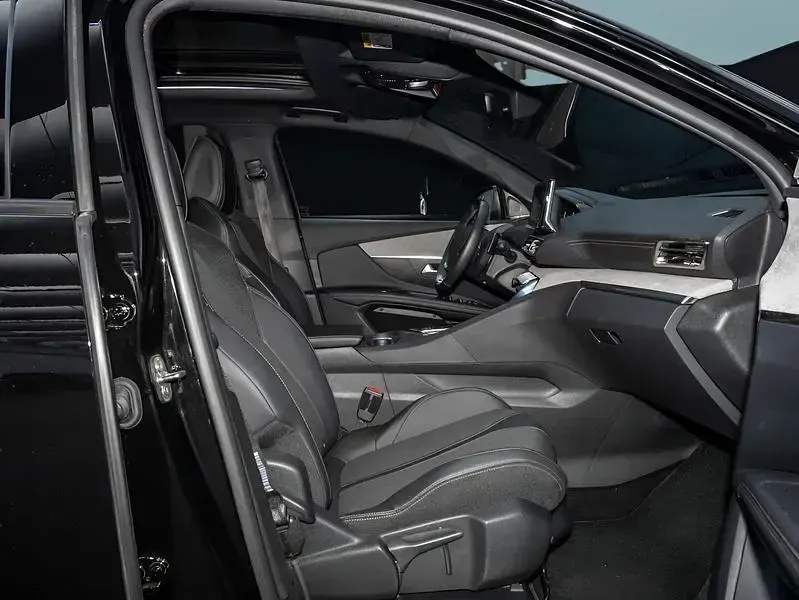 Gebraucht Peugeot 3008 136 PS (100 kW) 2024 Schwarz SUV
