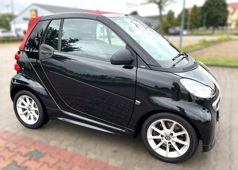 Schwarz Gebraucht 2013 Smart ForTwo Coupé Passion Cabrio | 6.400 € (Fairer Preis) - Bild 1/4