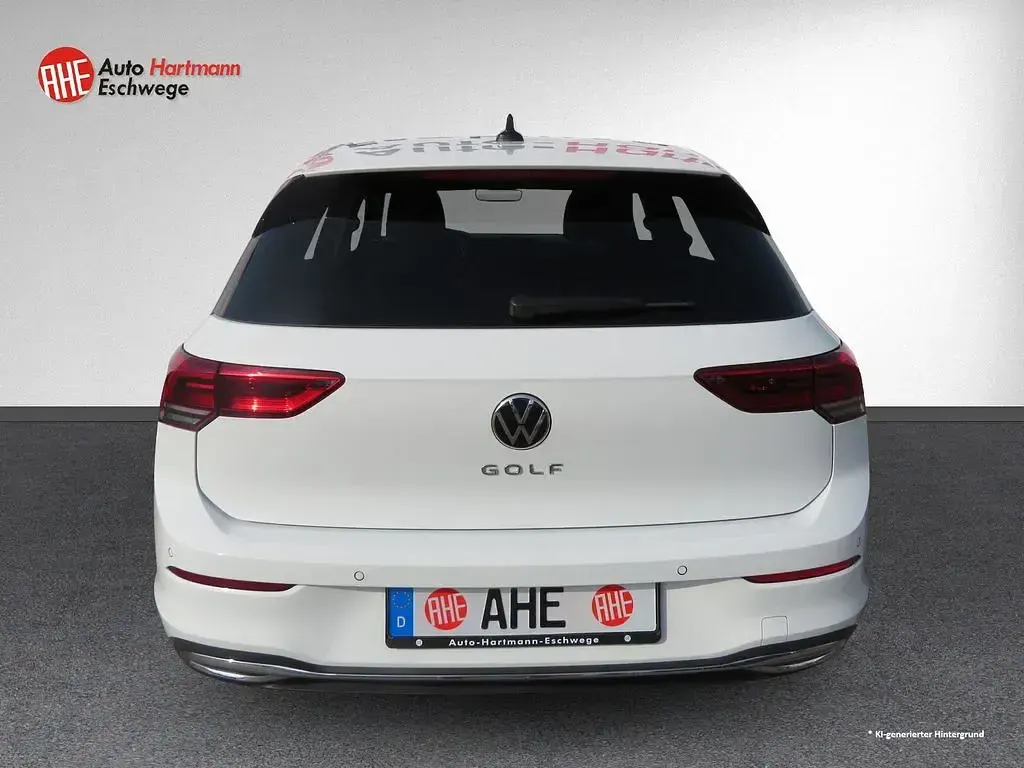 Gebraucht VW Golf VIII Active 150 PS (110 kW) 2023 Pure white Limousine