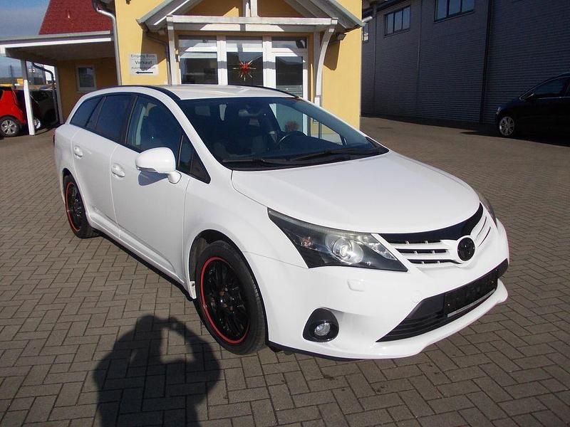 Gebraucht Toyota Avensis Edition 124 PS (91 kW) 2014 Weiß Kombi