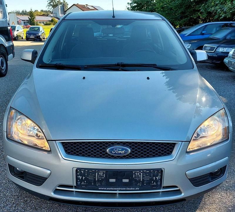 Silber Gebraucht 2007 Ford Focus Style Kombi | 800 € (Superpreis) - Bild 1/4