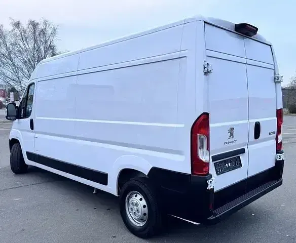 Gebraucht Opel Movano 140 PS (102 kW) 2024 Weiss Van