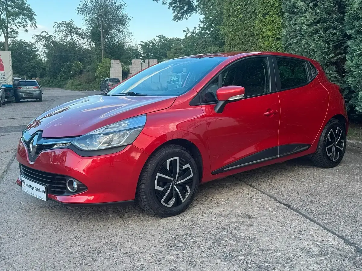 Gebraucht Renault Clio 90 PS (66 kW) 2015 Rot Kleinwagen