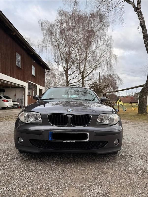 Gebraucht BMW 118 122 PS (89 kW) 2005 Grau Kleinwagen