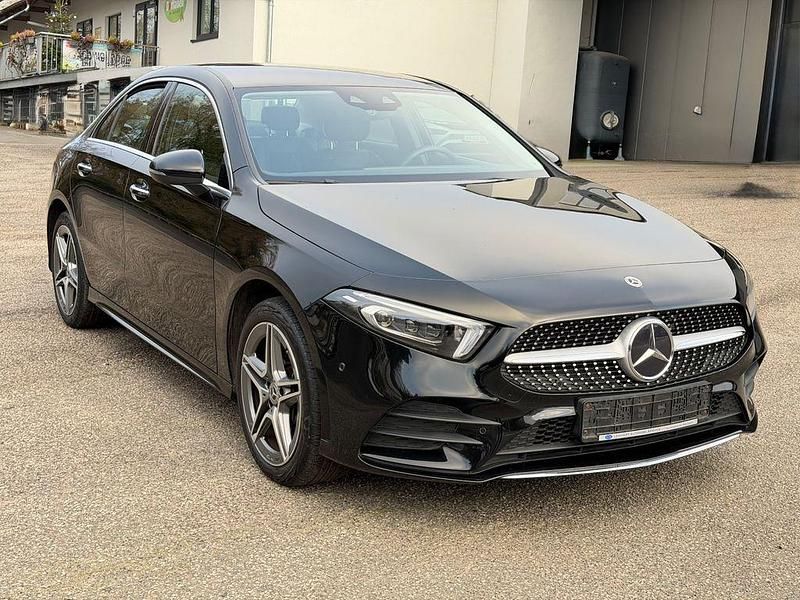Gebraucht Mercedes A250 160 PS (117 kW) 2022 Schwarz Limousine