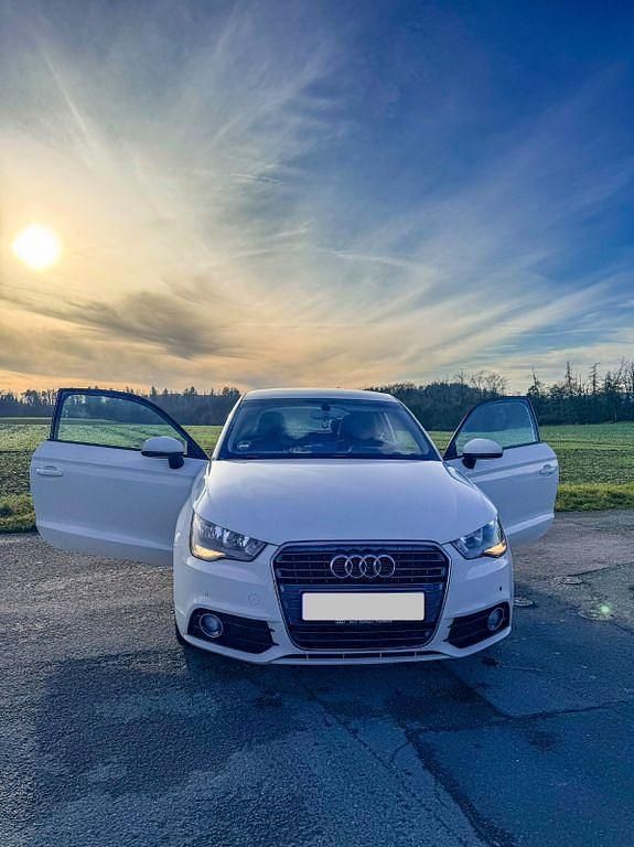 Weiß Gebraucht 2013 Audi A1 Ambition Kleinwagen | 6.000 € (Fairer Preis) - Bild 1/4